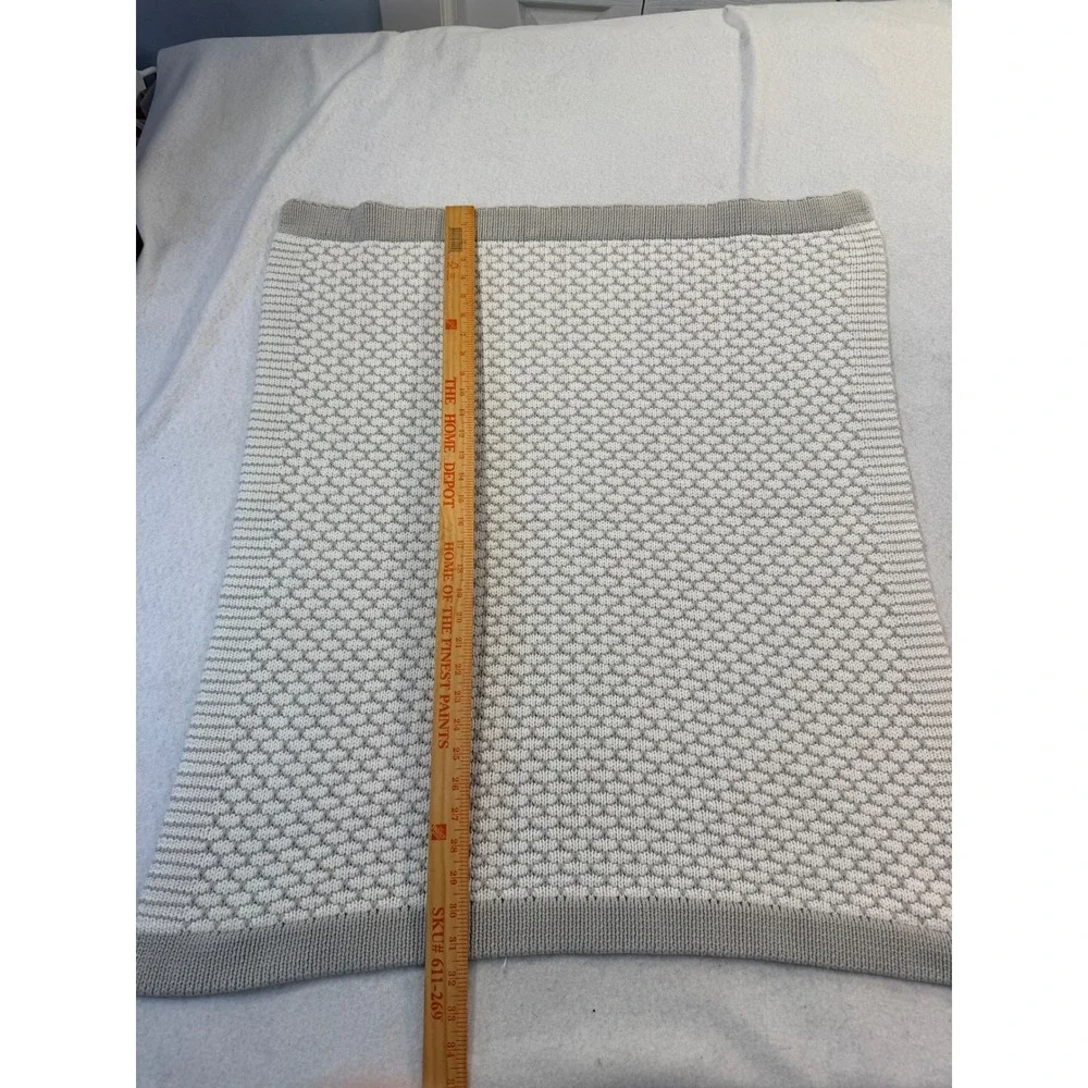 Pottery Barn Kids White Grey Honeycomb Popcorn Knit Baby Blanket 36x28 5071